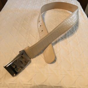 Vintage Escada leather belt. Sz 38
